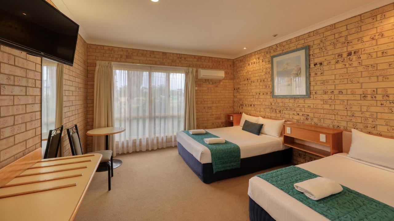 Mulga Country Motor Inn Charleville Extérieur photo