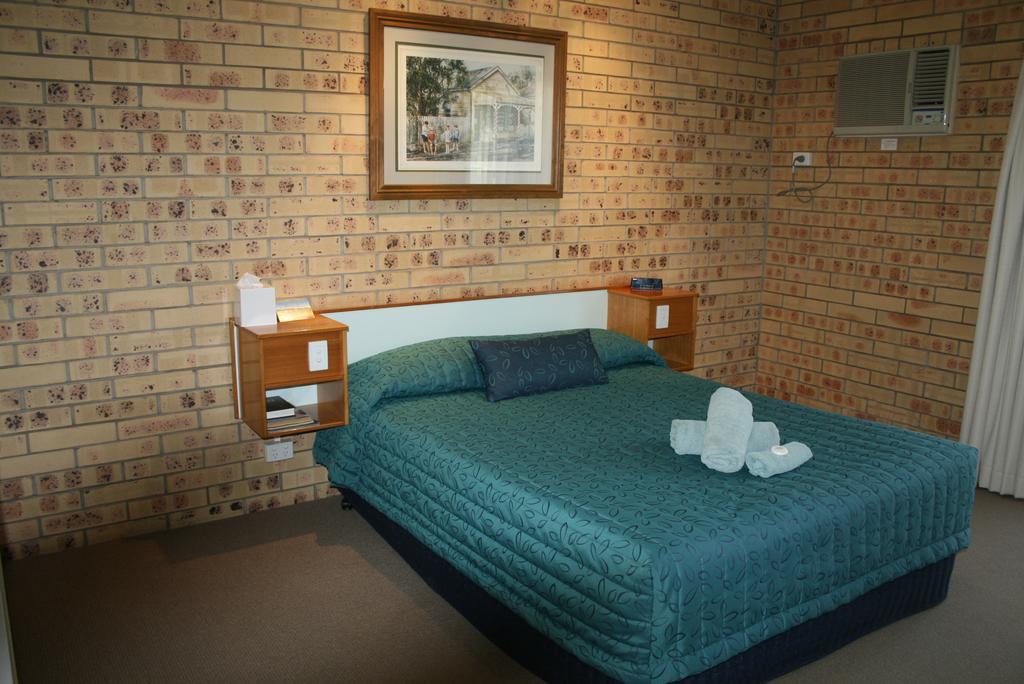 Mulga Country Motor Inn Charleville Extérieur photo