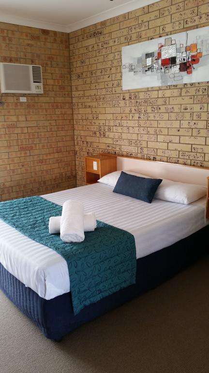 Mulga Country Motor Inn Charleville Extérieur photo