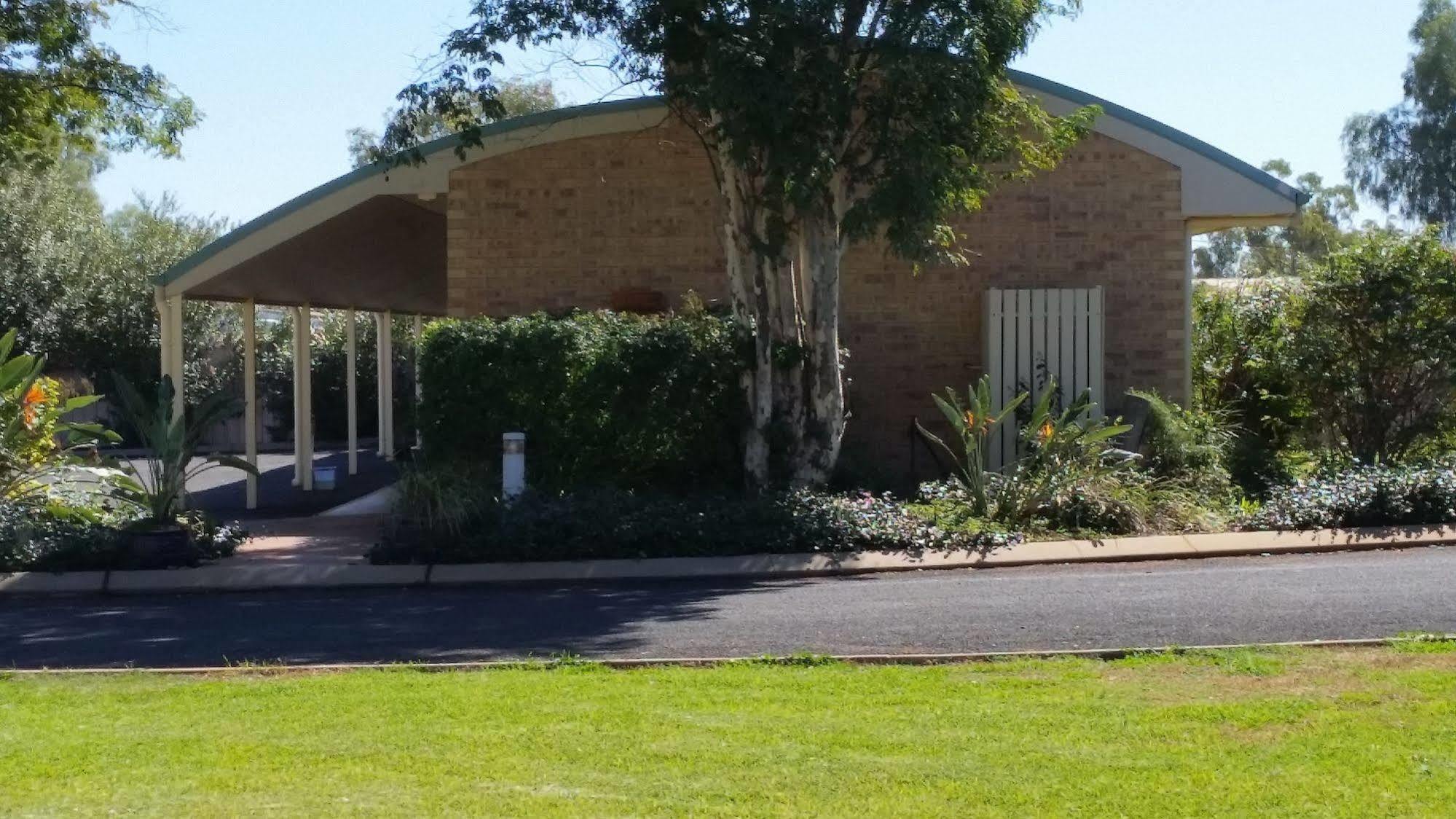 Mulga Country Motor Inn Charleville Extérieur photo